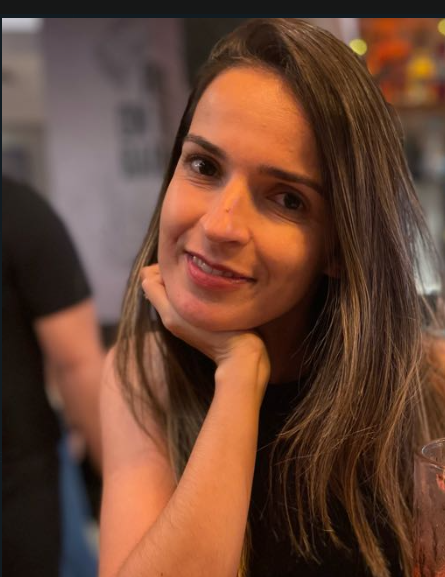 Professor CLAUDIA HELLER CUNHA GUIMARÃES