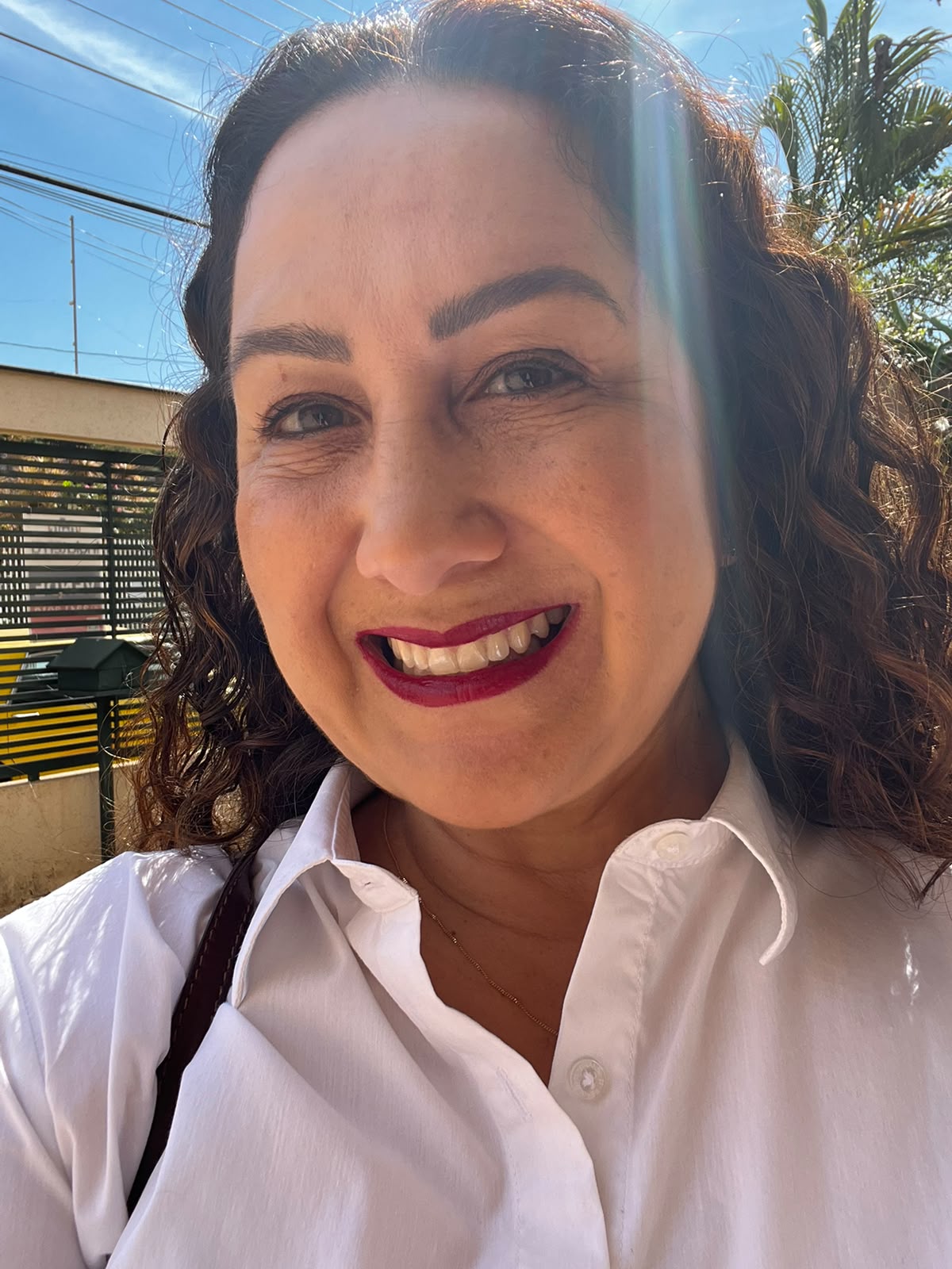 Professor Paula Frassinette Do Carmo