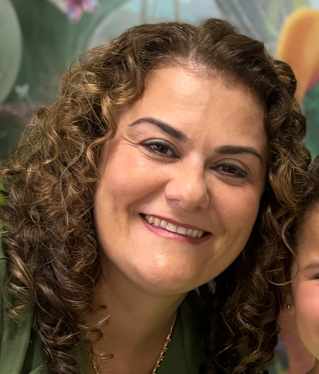 Professor FERNANDA SCHIRMER VILARINHO PIRES