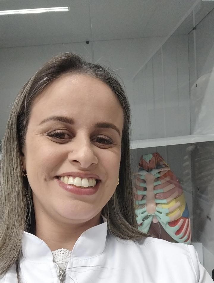 Professor Tatiane Borzuk da Fonseca